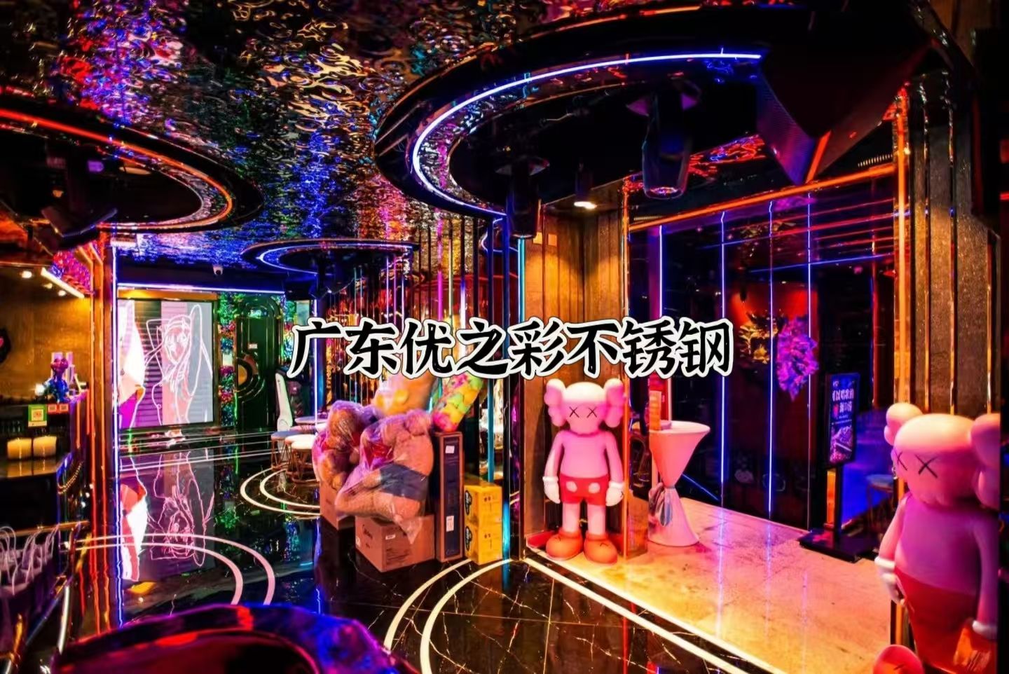 1mm波紋如何成就建筑奇跡？深度解析水波紋不銹鋼蜂窩板核心技術(shù)